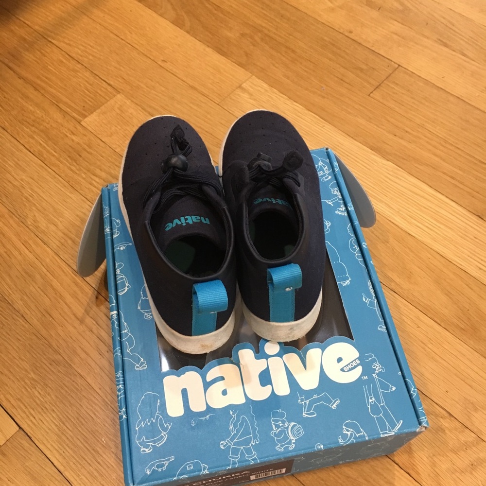 Native Toddler Size 9
